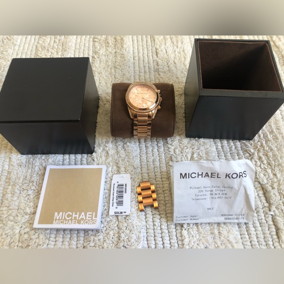 Women’s Michael Kors watch - Picture 2 of 7